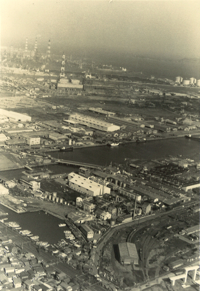 1976 Skyview (middle area is Kokura Gosei’s premises) 